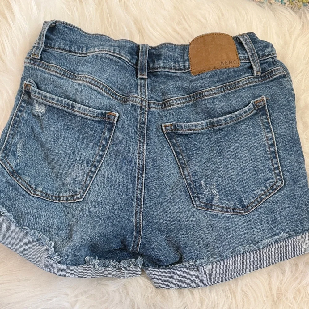 Aeropostale Distressed Mom Short size 2 - Picture 4 of 7